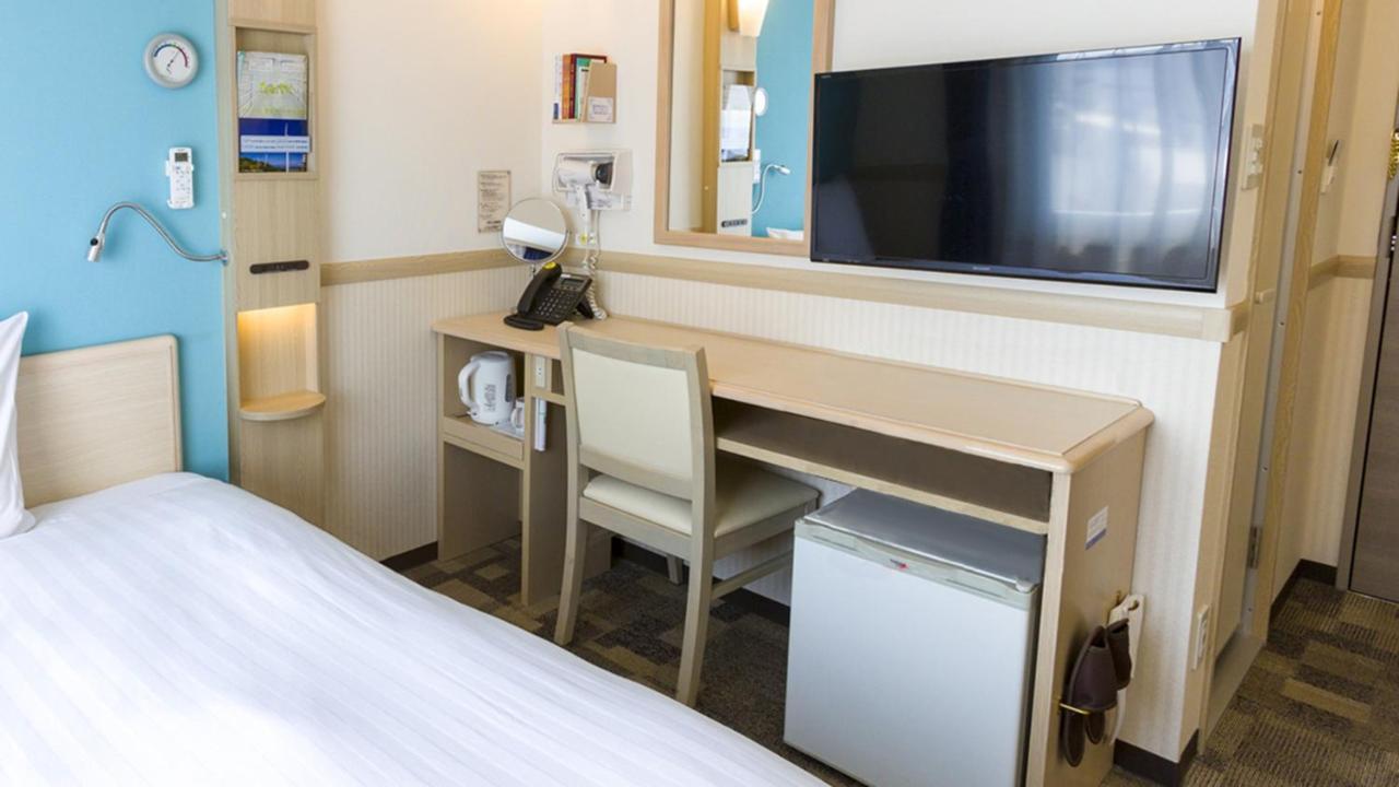 Toyoko Inn Nagareyama-Otakanomori Ekimae Экстерьер фото